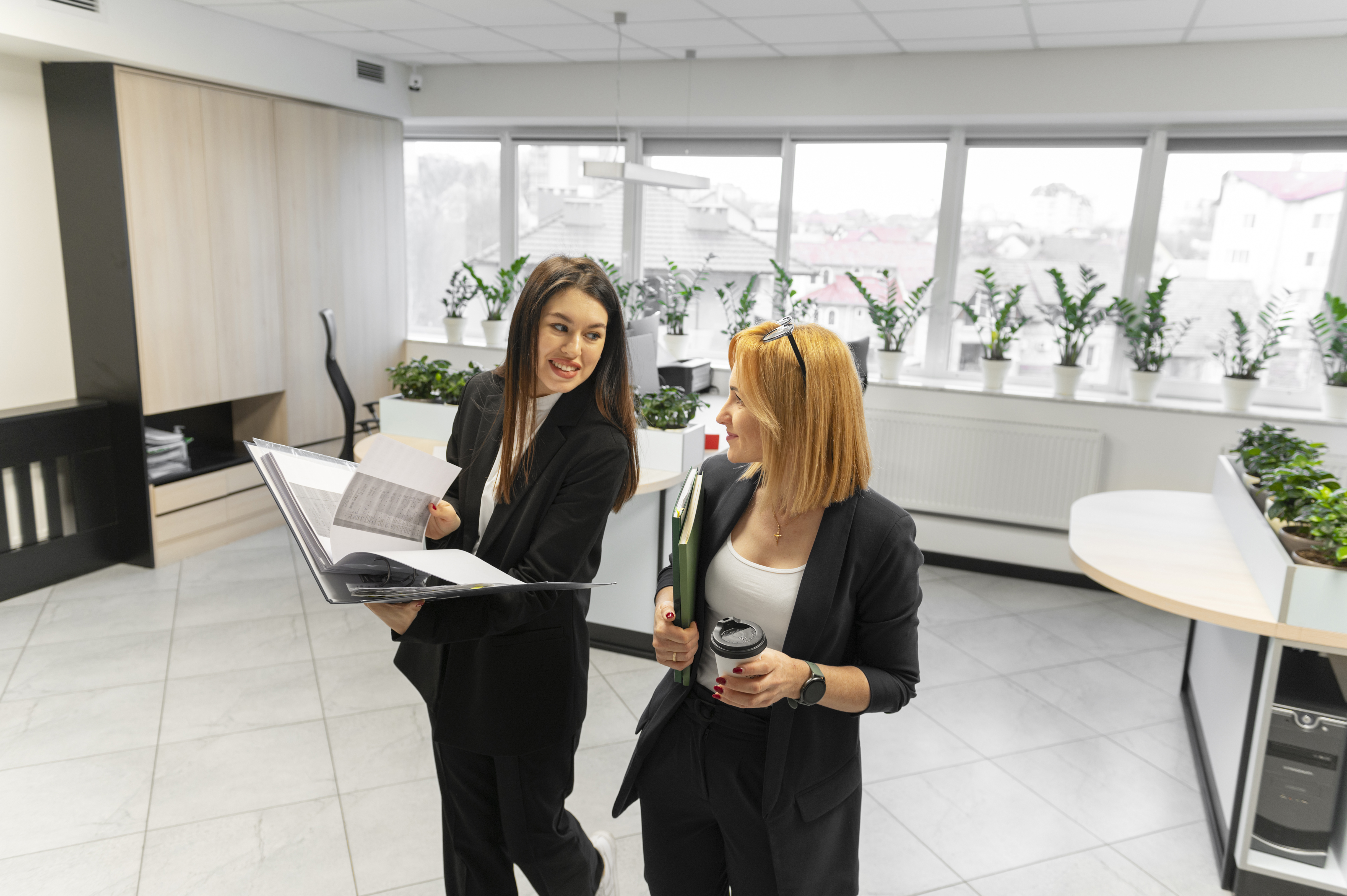 Where to Buy Stylish Office Furniture in Dubai
