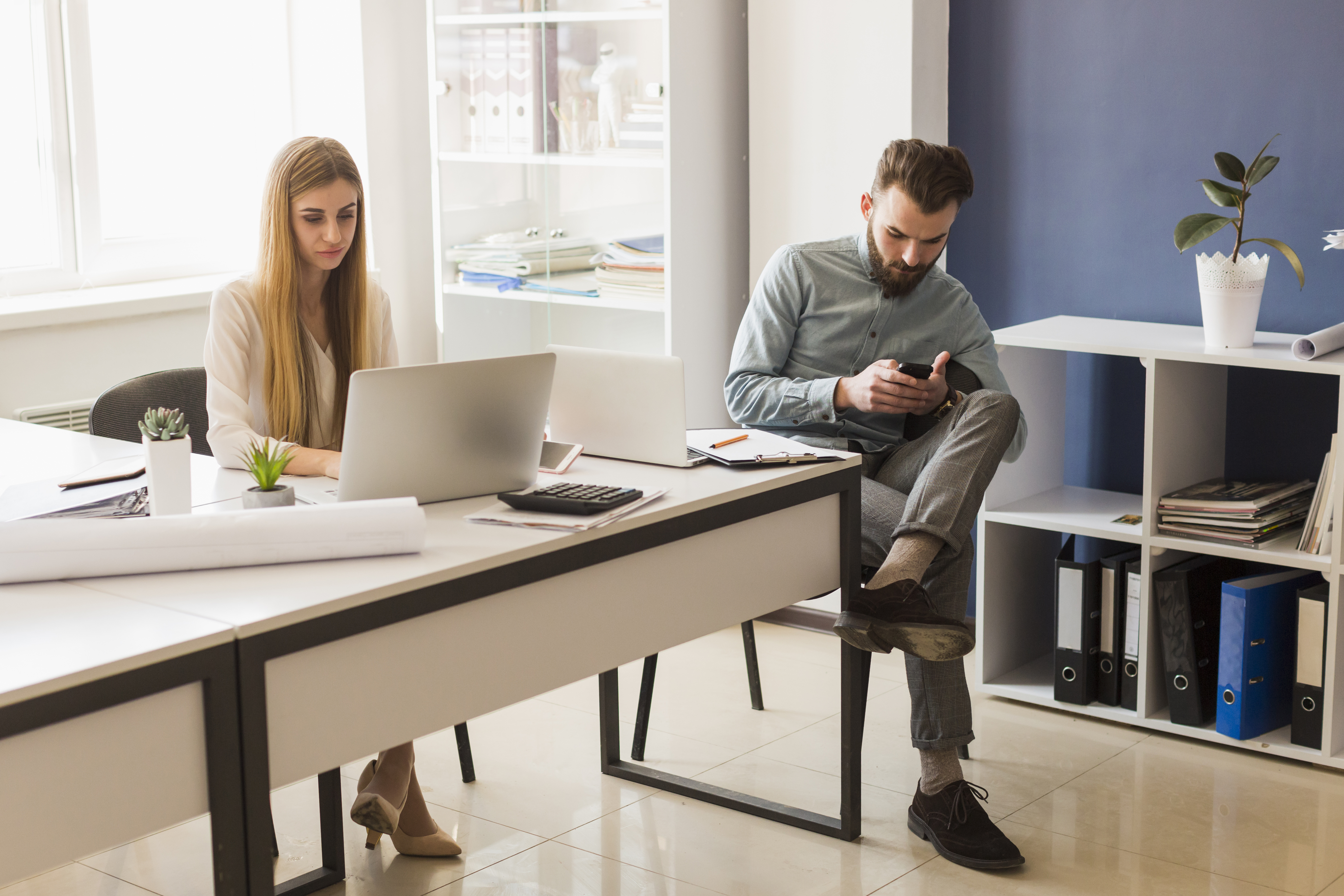 Why Corporate Offices in Dubai Rely on Premium Office Furniture