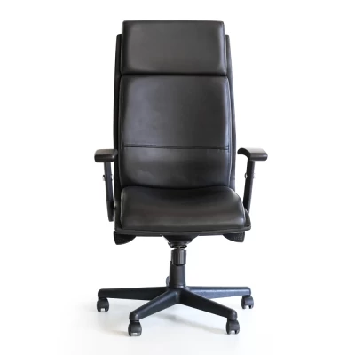 MR Furniture is the best Supplier of office chairs in Dubai. UAE | 360 Emma Leather Chair